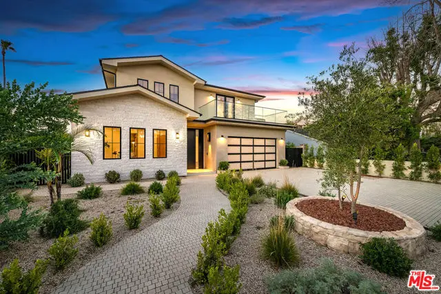 12427 Cumpston Street, Valley Village, CA 91607 - #2