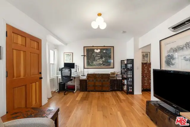 5846 Willoughby Ave, Los Angeles, CA 90038 - #1