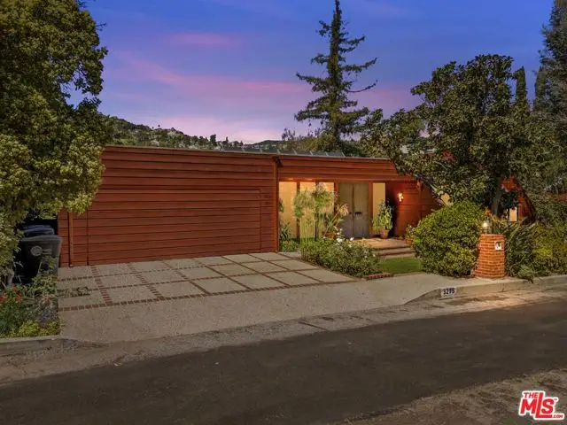 3275 Buckingham Road, Glendale, CA 91206 - #3