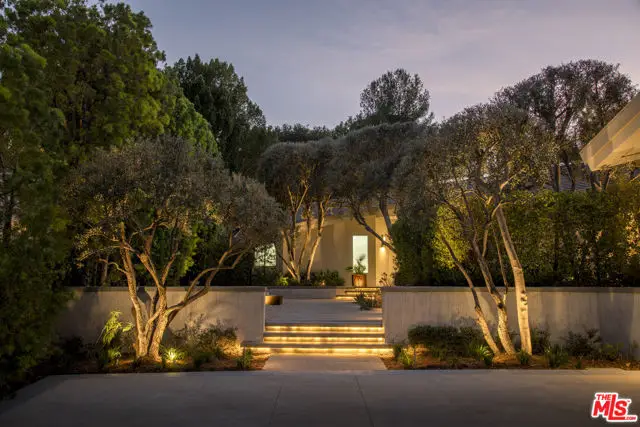 3833 Hayvenhurst Drive, Encino, CA 91436 - #1