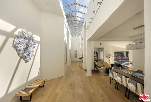 3833 Hayvenhurst Drive, Encino, CA 91436 - #3