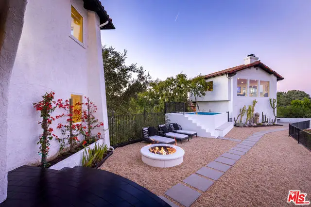 8300 Grand View Drive, Los Angeles, CA 90046 - #3