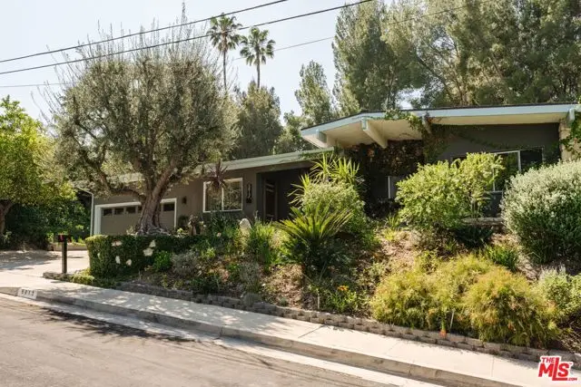 5813 El Canon Avenue, Woodland Hills, CA 91367 - #3