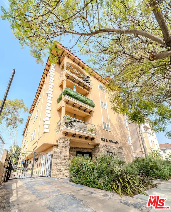 957 S Wilton Place #1, Los Angeles, CA 90019