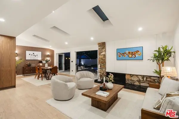 22649 Mulholland Drive, Woodland Hills (los Angeles), CA 91364