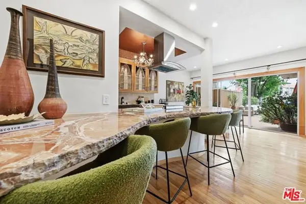 612 S Barrington Avenue #213, Los Angeles, CA 90049