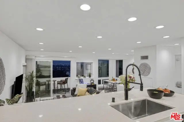 4112 Vanetta Place Place, Studio City, CA 91604 - #1