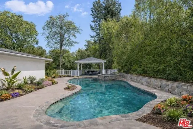 5220 Melvin Avenue, Tarzana, CA 91356 - #2