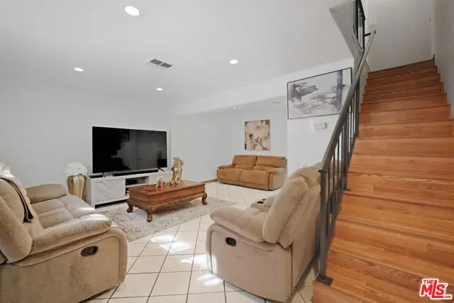 7422 Hazeltine Avenue #3, Van Nuys, CA 91405 - #3