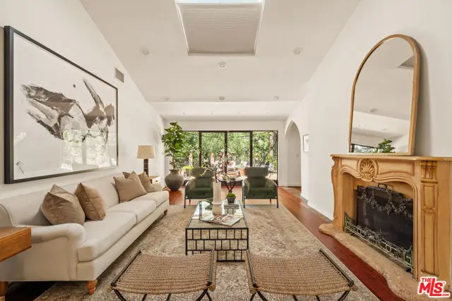 11411 Dona Lola Drive, Studio City, CA 91604 - #2