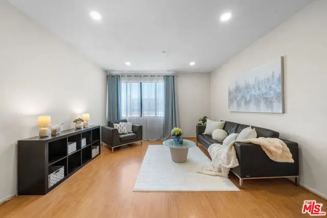 533 S St Andrews Place #220, Los Angeles, CA 90020 - #1