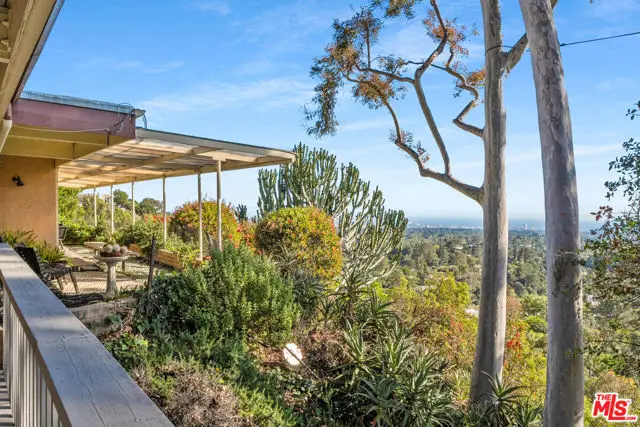 971 Stonehill Lane, Los Angeles, CA 90049 - #1