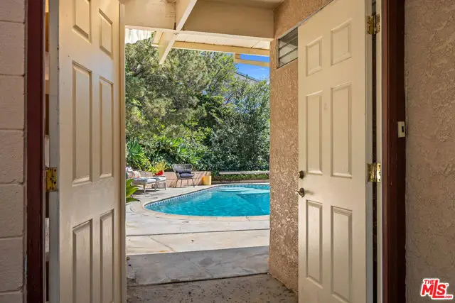 971 Stonehill Lane, Los Angeles, CA 90049 - #2