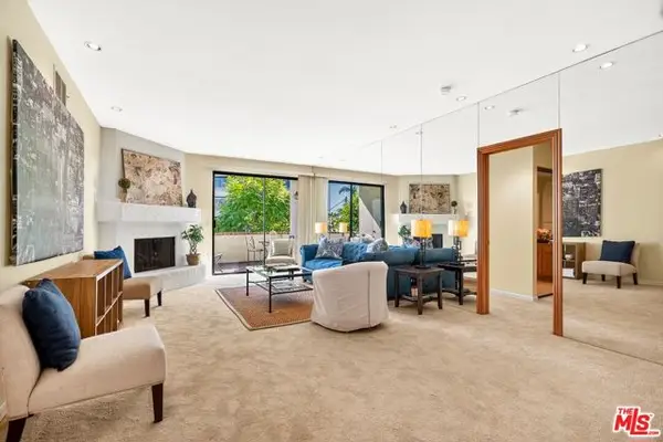 11755 Montana Avenue #201, Los Angeles, CA 90049