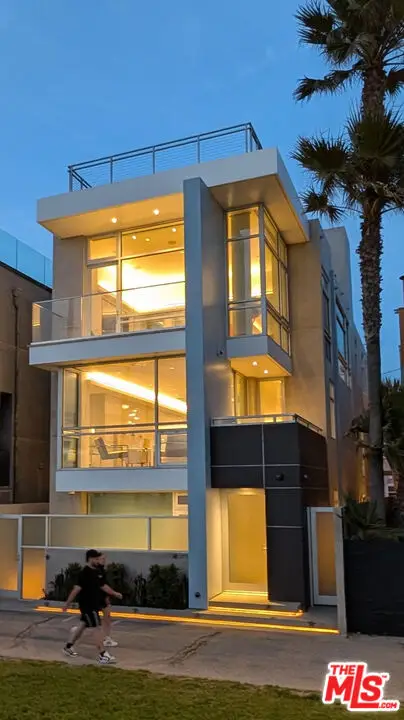 2505 Ocean Front Walk, Venice, CA 90291 - #2