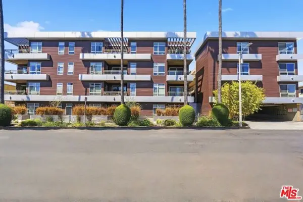 6001 Carlton Way #303, Los Angeles, CA 90028