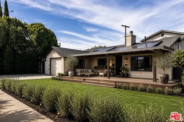 8131 Bianca Avenue, Northridge (los Angeles), CA 91325