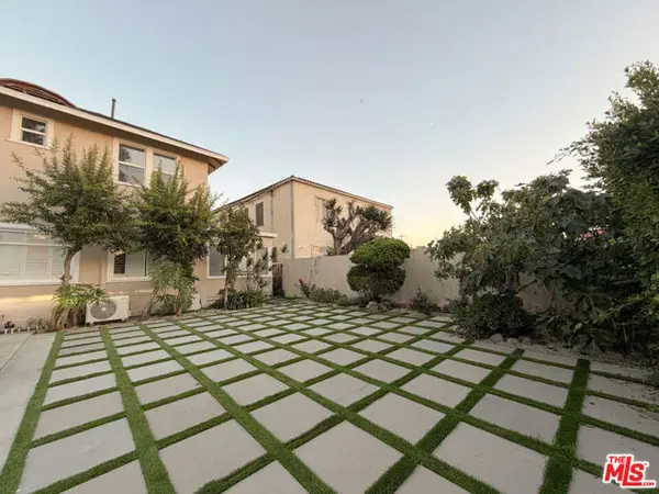 942 S Bronson Avenue, Los Angeles, CA 90019