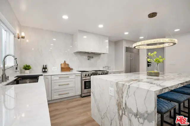 5439 Gentry Avenue, Valley Village, CA 91607 - #3