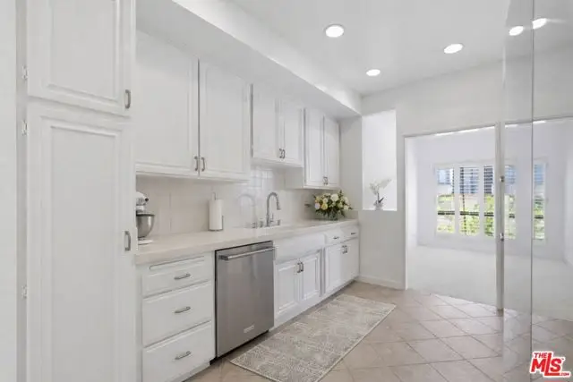 1167 Roxbury Drive #203, Los Angeles, CA 90035 - #3