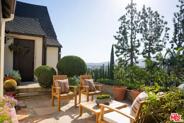 755 Luton Drive, Glendale, CA 91206 - #2