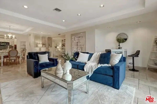 11952 Montana Avenue #303, Los Angeles, CA 90049