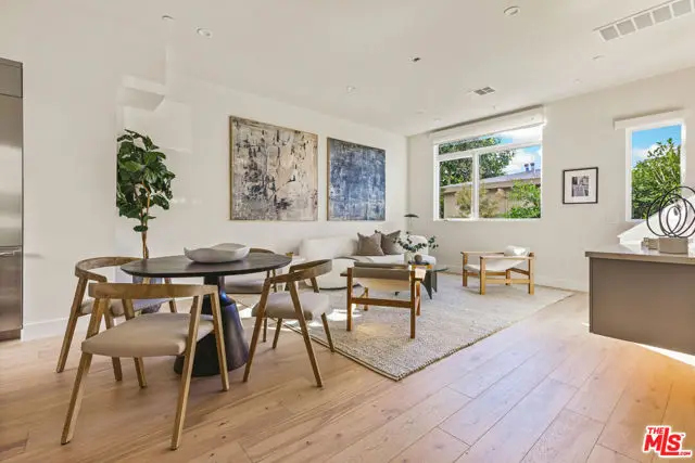 3222 S Barrington Avenue, Los Angeles, CA 90066 - #3