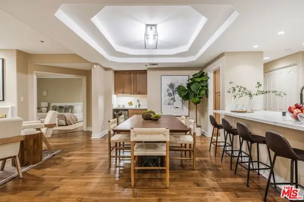 575 S Barrington Avenue #107, Los Angeles, CA 90049