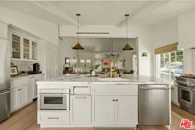 18829 Sylvan Street, Reseda, CA 91335 - #3