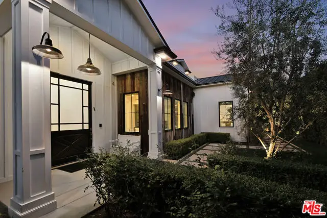 17201 Mccormick Street, Encino, CA 91316 - #2