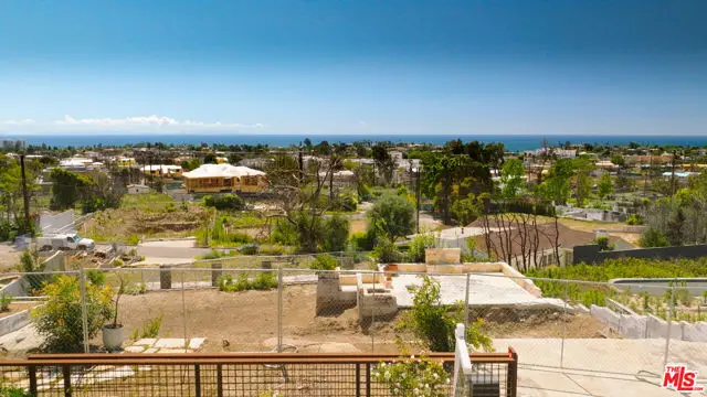 14930 Mc Kendree Avenue, Pacific Palisades, CA 90272 - #3