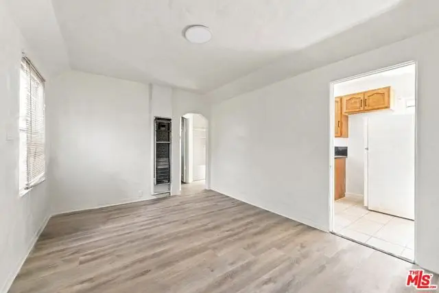 3427 S Bronson Avenue, Los Angeles, CA 90018 - #2