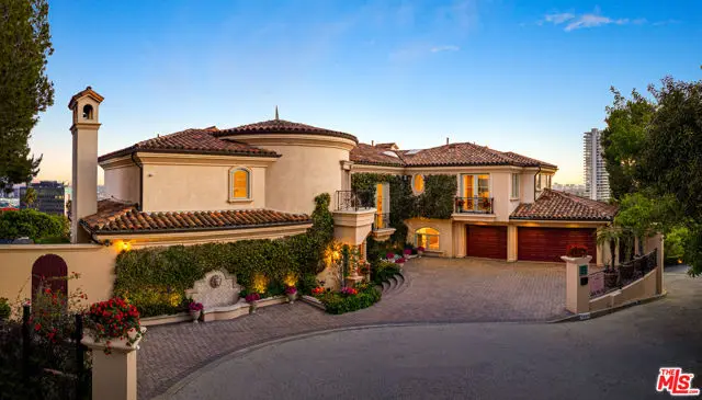 1260 St Ives Place, Los Angeles, CA 90069 - #1
