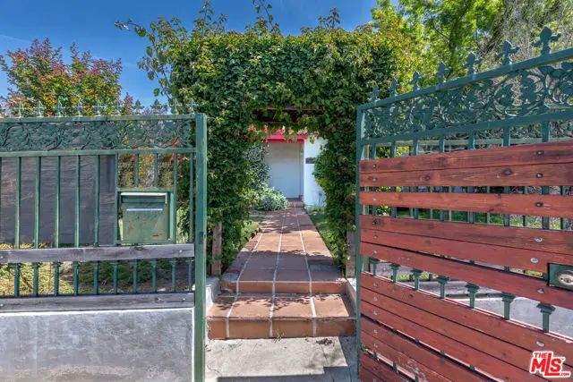 2008 S Bedford Street, Los Angeles, CA 90034 - #2