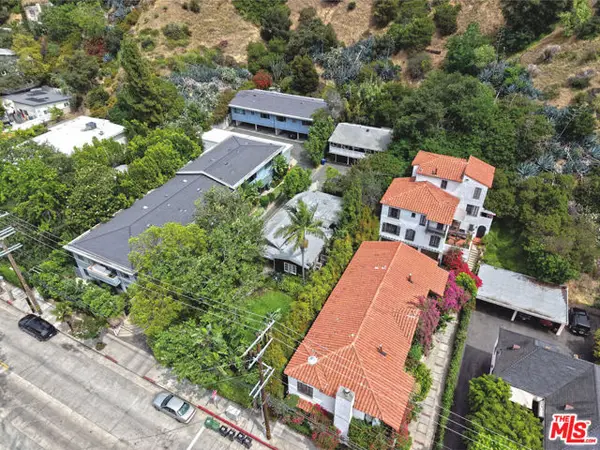 2592 N Beachwood Drive, Los Angeles, CA 90068