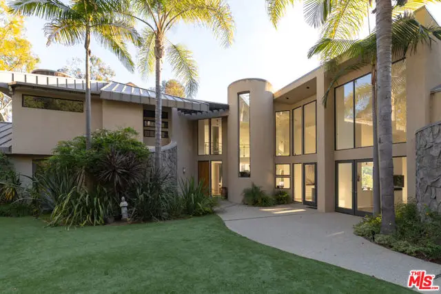 1060 Oakmont Street, Los Angeles, CA 90049 - #1
