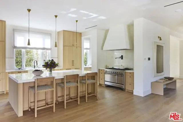 12128 Hesby Street, Valley Village, CA 91607 - #3