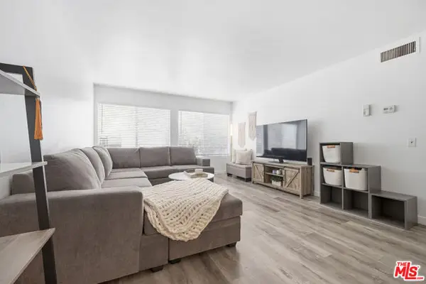 23515 Lyons Avenue #233, Valencia (santa Clarita), CA 91355
