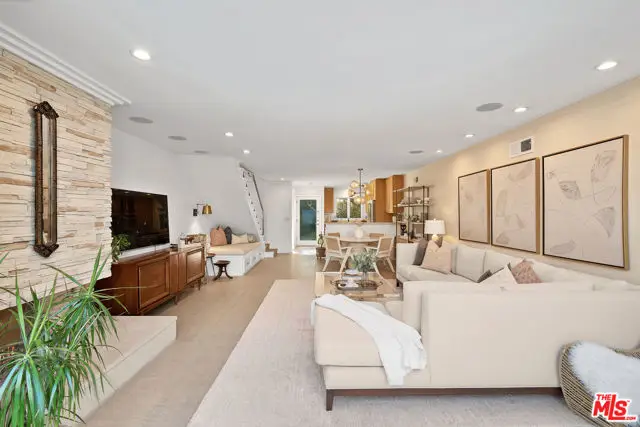 253 S Barrington Avenue #D5, Los Angeles, CA 90049 - #3