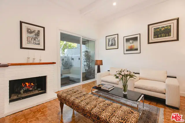 11868 Moorpark Street #D, Studio City, CA 91604 - #3