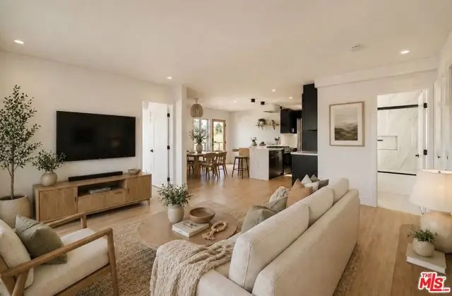 4015 Grand View Boulevard, Culver City, CA 90066 - #1