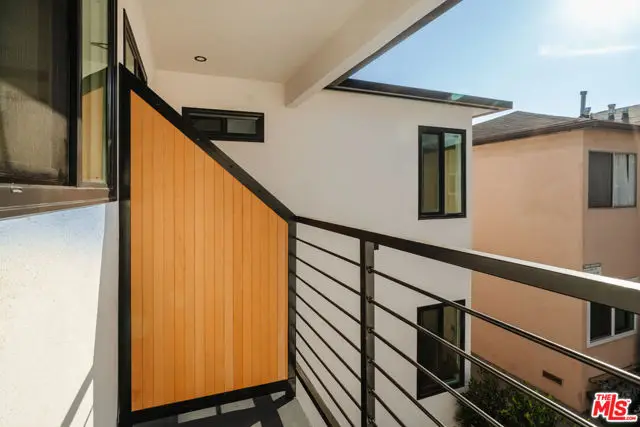 4015 Grand View Boulevard, Culver City, CA 90066 - #3
