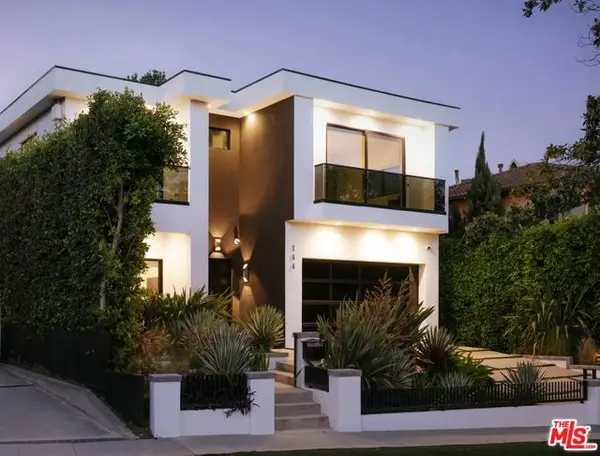 144 N Bowling Green Way, Los Angeles, CA 90049