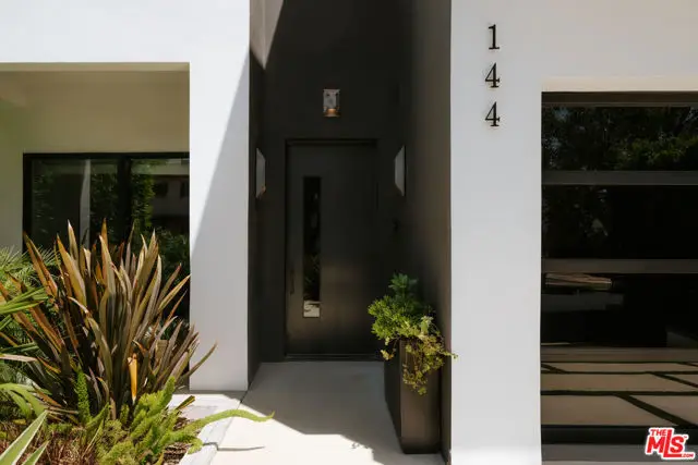 144 N Bowling Green Way, Los Angeles, CA 90049 - #3