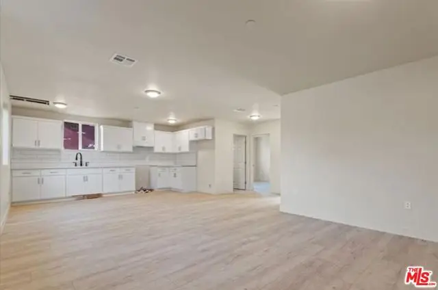 222 W 80th Street, Los Angeles, CA 90003 - #2
