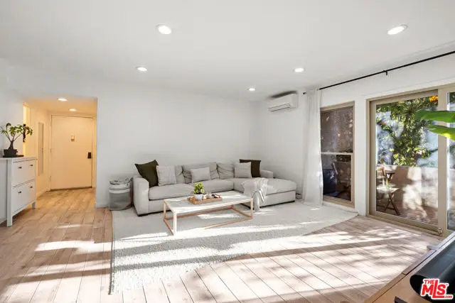 5651 Windsor Way #101, Culver City, CA 90230 - #3