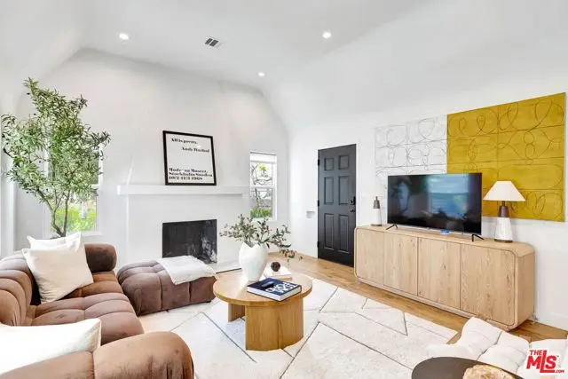 1363 S Curson Avenue, Los Angeles, CA 90019 - #2