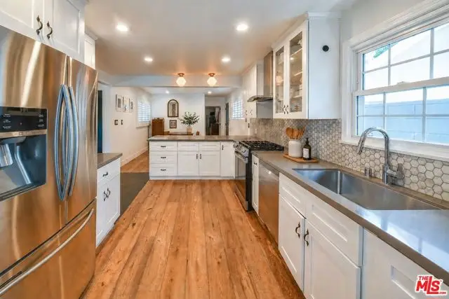 5245 Ventura Canyon Avenue, Sherman Oaks, CA 91401 - #3