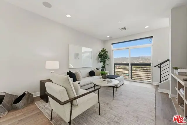 2753 Waverly Drive #806, Los Angeles, CA 90039 - #2
