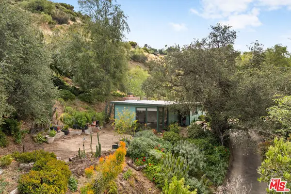 9738 Commerce Avenue, Tujunga (los Angeles), CA 91042